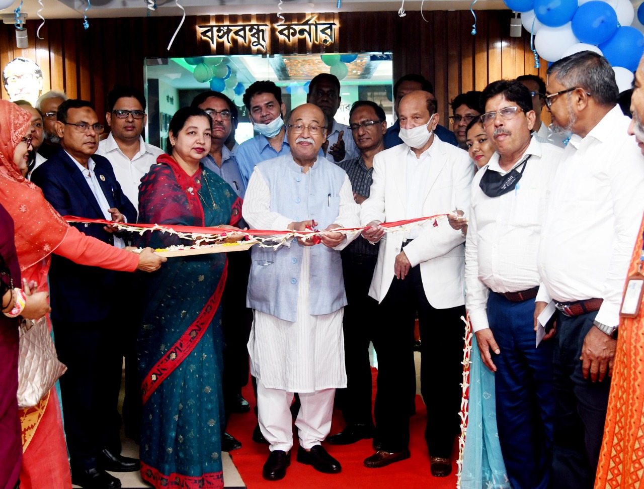 বিসিক ভবনে ‘বঙ্গবন্ধু কর্নার’ উদ্বোধন করলেন শিল্পমন্ত্রী