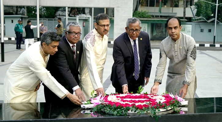 ঐতিহাসিক ৭ মার্চ উপলক্ষে বঙ্গবন্ধুর প্রতিকৃতিতে পররাষ্ট্র মন্ত্রণালয়ের শ্রদ্ধা