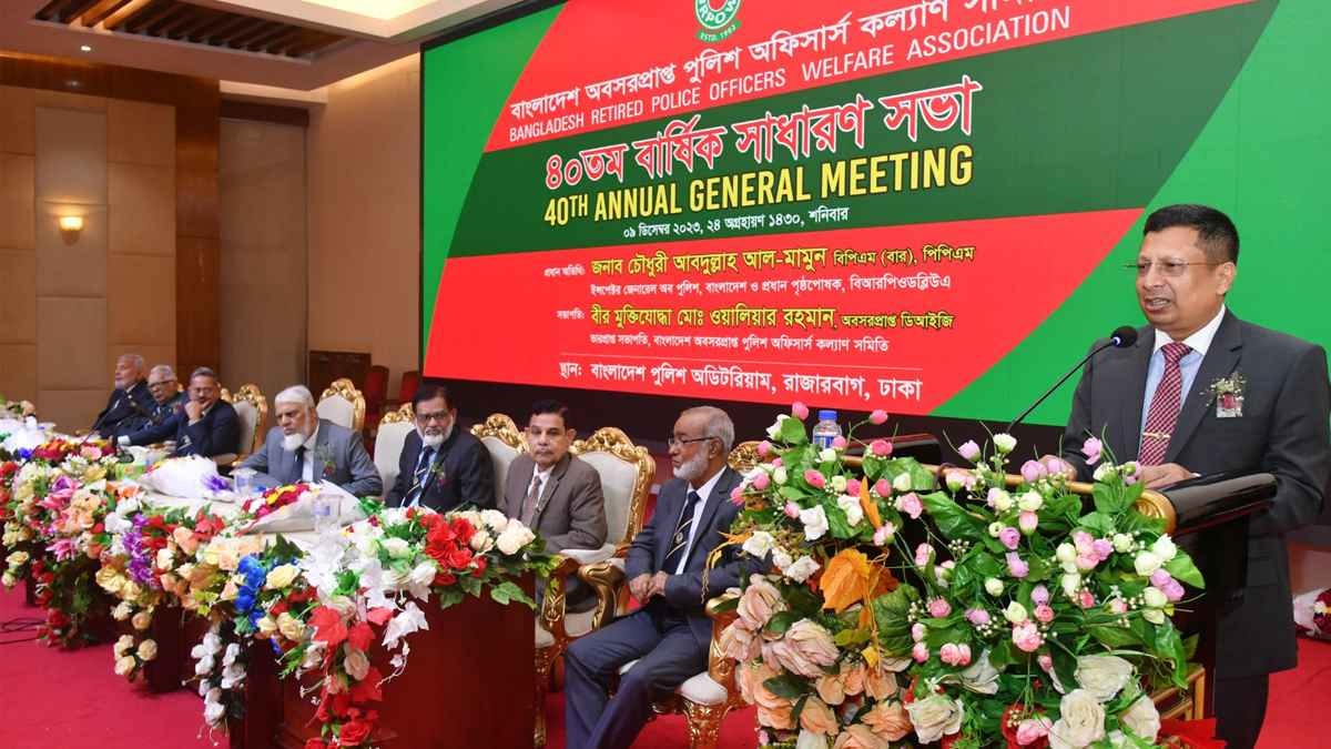 জনগণের সেবক হওয়ার লক্ষ্যে পুলিশ এগিয়ে যাচ্ছে : আইজিপি