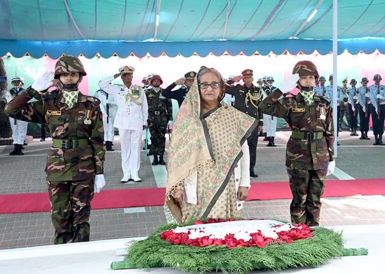 টুঙ্গিপাড়ায় বঙ্গবন্ধুর সমাধিতে প্রধানমন্ত্রী ও মন্ত্রিসভার সদস্যদের শ্রদ্ধা