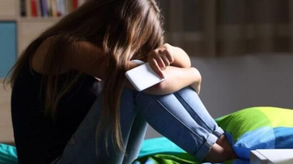 এসএসসিতে ফেল করায় তিনজনের বিষপান, কিশোরীর আত্মহত্যা