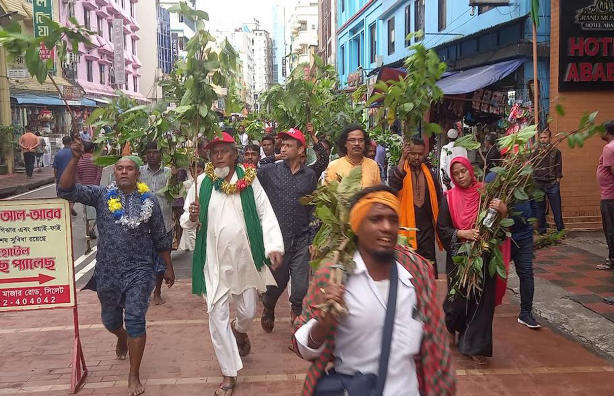 সিলেট সাত শ বছরের  ঐতিহ্যবাহী লাকড়ি তোড়া উৎসব