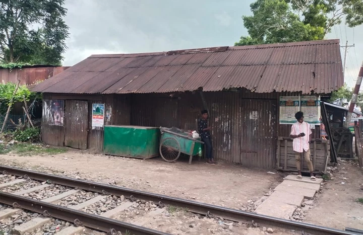 ১২৭ বছরের প্রাচীন তেলিয়াপাড়া রেলস্টেশন বন্ধ, যাত্রীদের চরম দুর্ভোগ