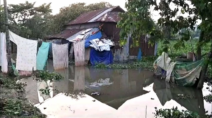 সুনামগঞ্জের নীচু এলাকার পানিবন্দী ৯ লাখ মানুষ দুর্ভোগে