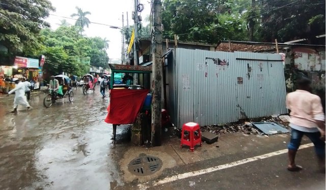 ডিএসসিসি এলাকায় চলছে দখলদারিডিএসসিসি এলাকায় চলছে দখলদারি