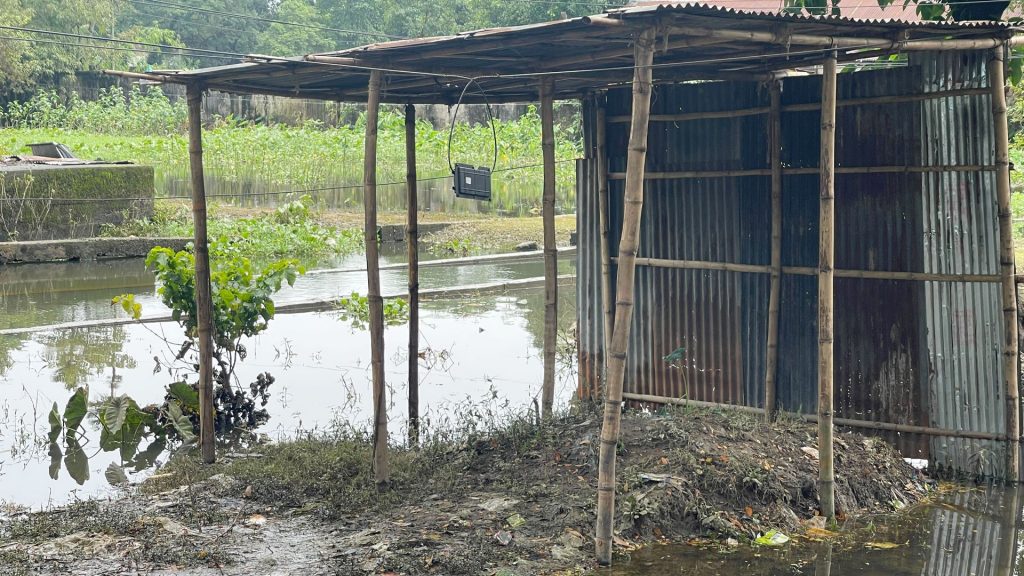 সুনামগঞ্জে বন্যায় এক হাজার গ্রাম প্লাবিত, বিলীন হচ্ছে বাড়িঘর