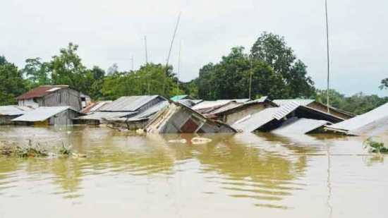 সুনামগঞ্জে বন্যায় এক হাজার গ্রাম প্লাবিত, বিলীন হচ্ছে বাড়িঘর