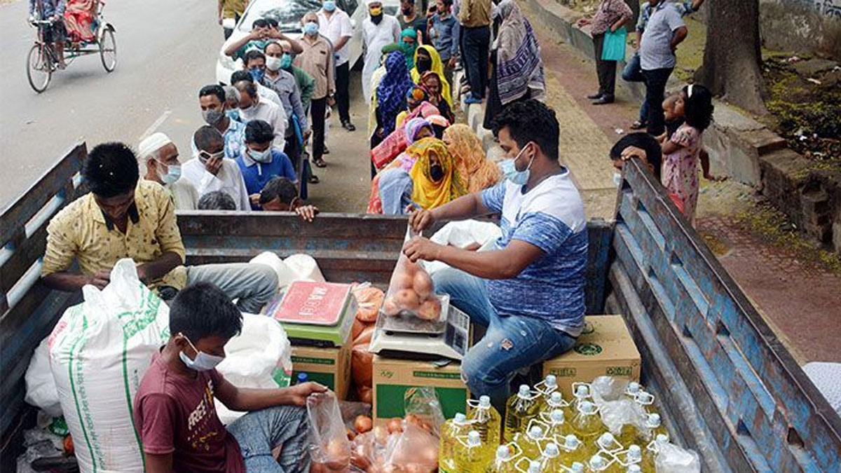 ট্রাকে কম দামে পণ্য বিক্রির কার্যক্রম নিয়ে দুঃসংবাদ