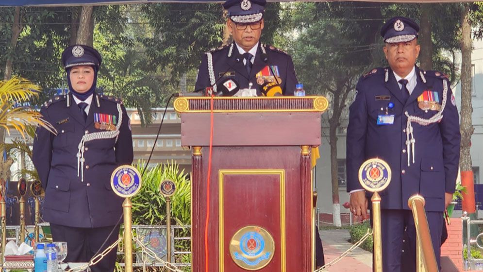 পুলিশকে রাজনৈতিক প্রভাবমুক্ত করতে কাজ করছে কমিশন : আইজিপি