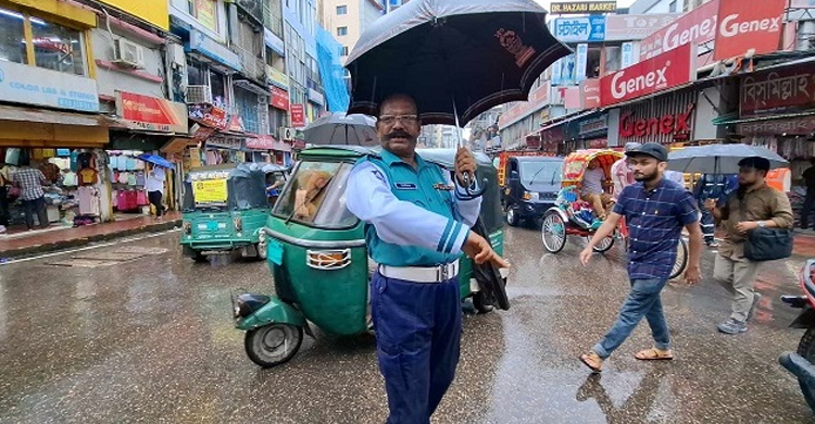 সিলেটে লাখ টাকা জরিমানা, ১০ যানবাহন আটক