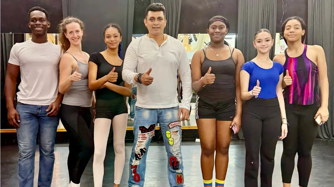 আমেরিকায় বাংলা গানের সঙ্গে মঞ্চ মাতালেন জায়েদ খান