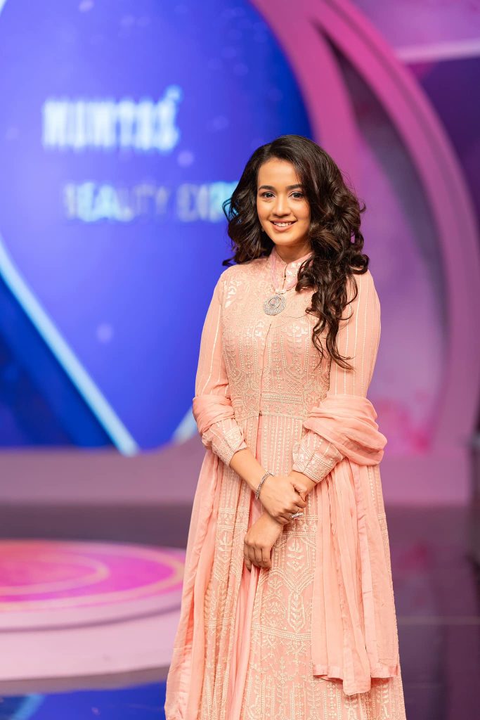 অভিনেত্রী আইশা খান