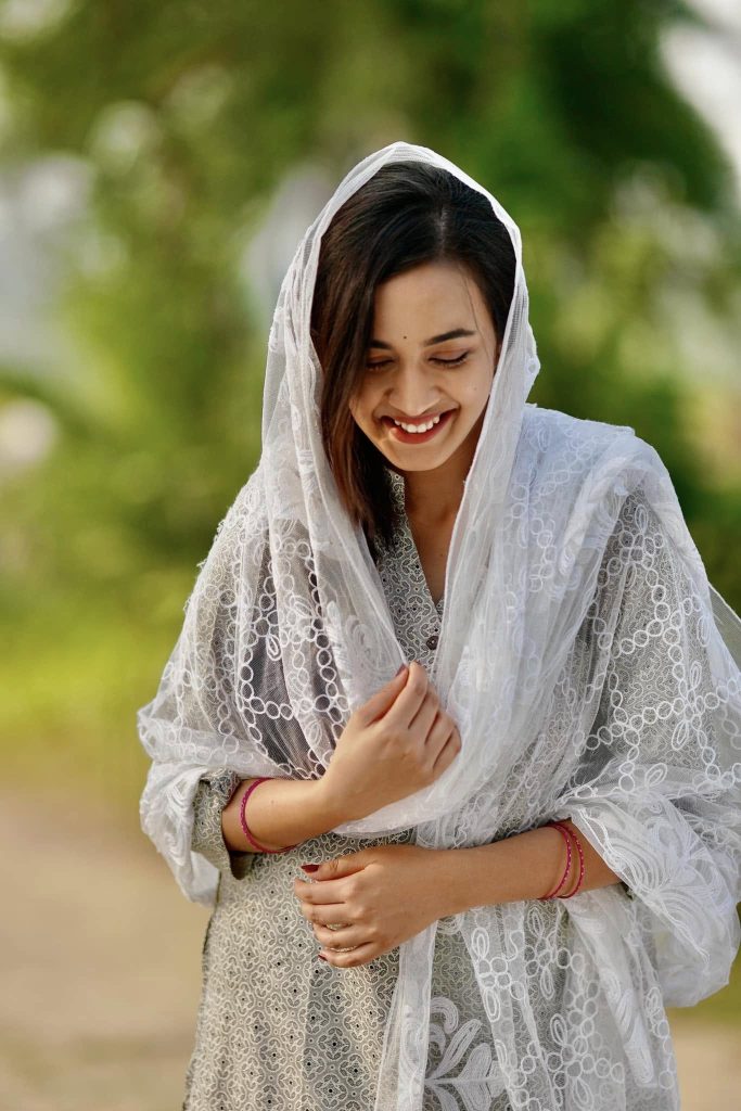 অভিনেত্রী আইশা খান