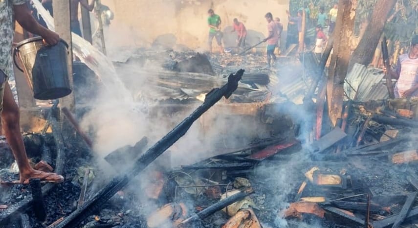 শান্তিগঞ্জে অগ্নিকাণ্ডে মুদি দোকানসহ ৪ বসতঘর পুড়ে ছাই, ১০ লক্ষাধিক টাকার ক্ষয়ক্ষতি