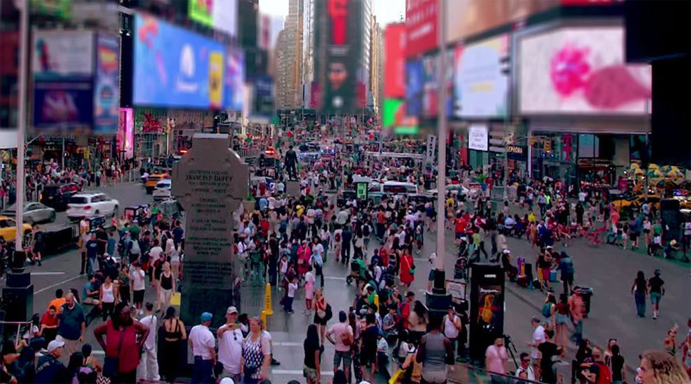 যুক্তরাষ্ট্রে গ্রে ফ তা র আ ত ঙ্কে লক্ষাধিক প্রবাসী