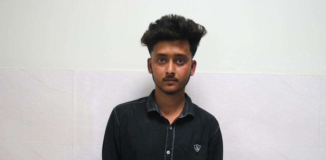 ইবনে সিনা হাসপাতালে চাকুরী  দিতে এসে এক প্রতারক আটক