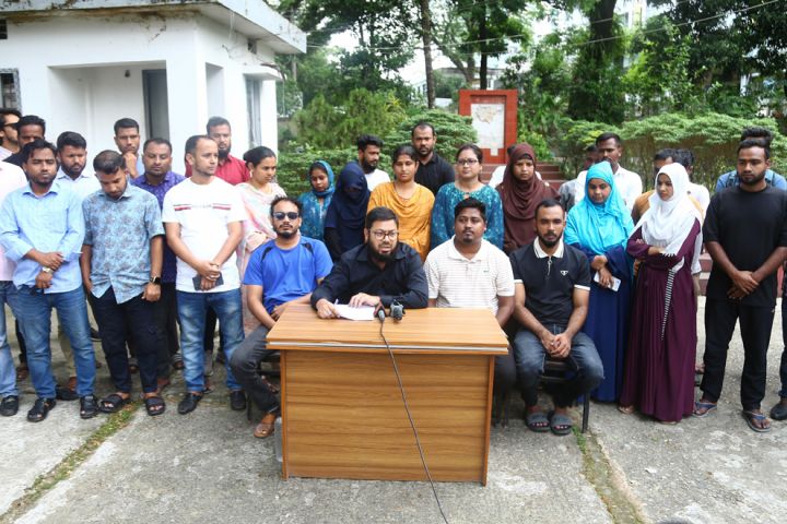 সিলেট মেডিকেল বিশ্ববিদ্যালয় : ভিসিকে ৪৮ ঘণ্টার আলটিমেটাম