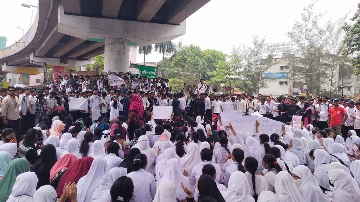 শিক্ষা উপদেষ্টার সঙ্গে পলিটেকনিক শিক্ষার্থীদের বৈঠক শুরু