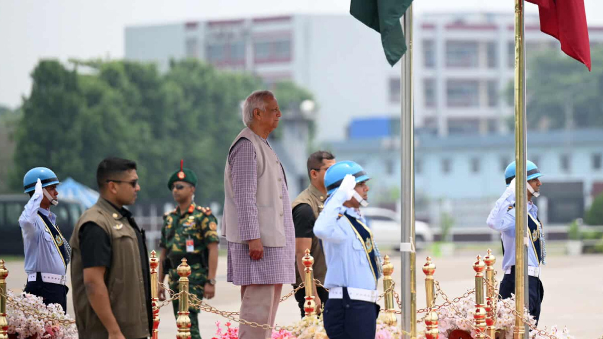 যুদ্ধের জন্য ‘উচ্চতর প্রস্তুতি’ গ্রহণের ইঙ্গিত প্রধান উপদেষ্টার