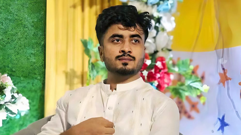 বান্ধবীর কাছে হিরো সাজতে কিশোর গ্যাং ‘হায়ার’