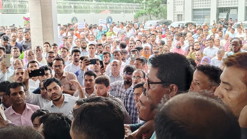 চার অপরাধে চাকরিচ্যুতির বিধান রেখে সরকারি চাকরি অধ্যাদেশ জারি