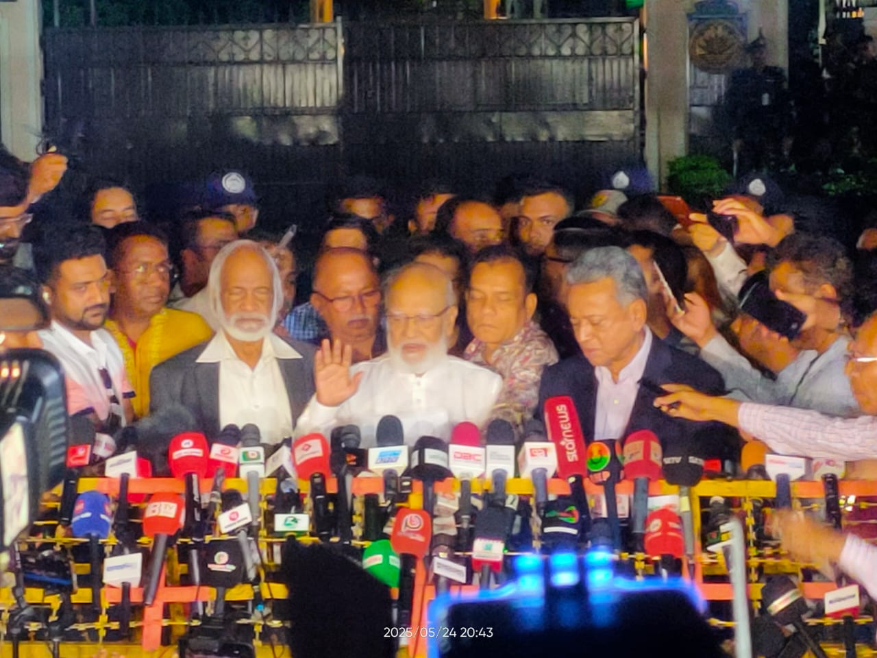 ডিসেম্বরের মধ্যে নির্বাচন করার রোডম্যাপ চেয়েছে বিএনপি