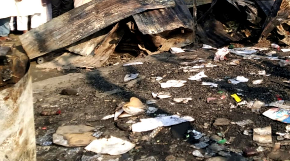 কুলাউড়ায় মশার কয়েল থেকে অ গ্নি কাণ্ড,পু ড়ে ছাই কৃষকের ৪ গরু