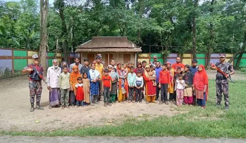 বিএসএফের পুশইন অব্যাহত : বড়লেখা সীমান্তে আরও ১২১ জন আটক