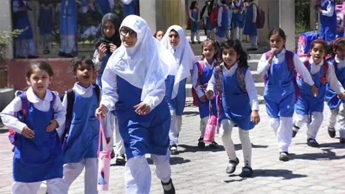 লম্বা ছুটিতে যাচ্ছে শিক্ষাপ্রতিষ্ঠান