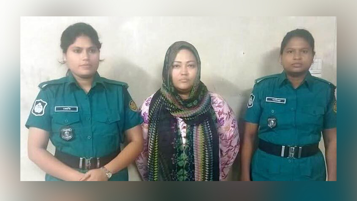 মমতাজের বাড়িতে ৯০০ কোটি টাকা উদ্ধারের খবর কি সত্য?