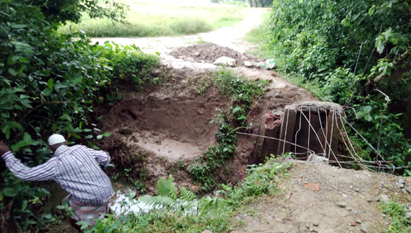 বিশ্বনাথে কালভার্ড ভাঙলেন চেয়রম্যান: ১৪৪ ধারা জারি