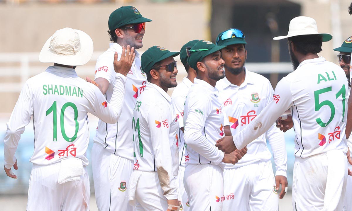 বাংলাদেশের সাদা পোশাকের নতুন কাণ্ডারি কে?