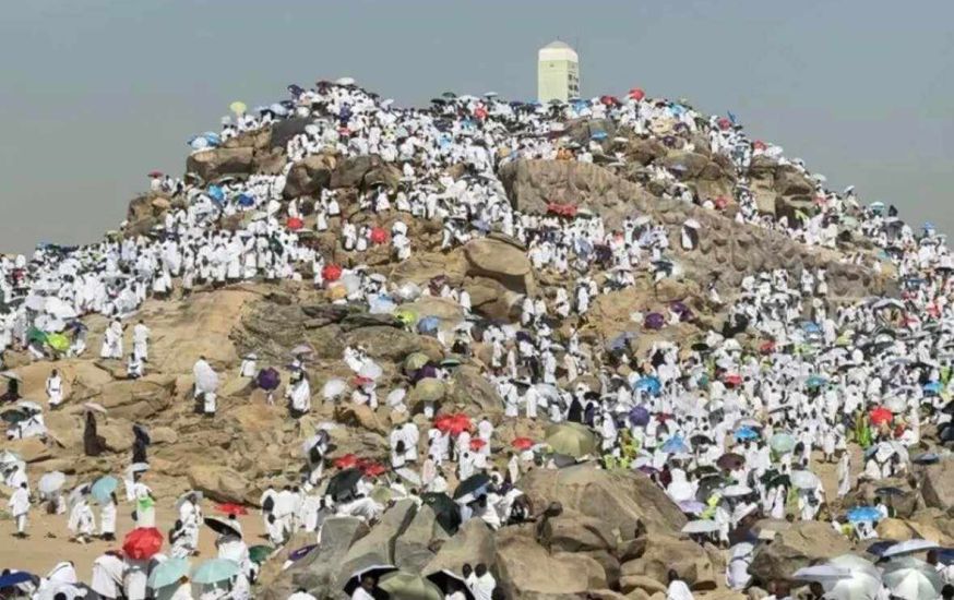 আজ পবিত্র হজ, লাব্বাইক ধ্বনিতে মুখর আরাফাত