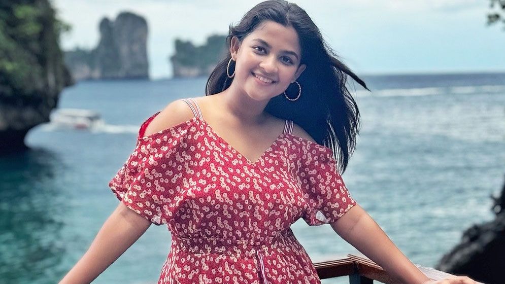 বিদেশে সাদিয়া আয়মানের উৎসব