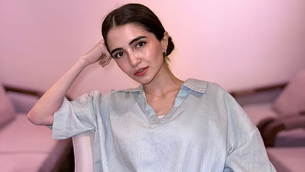 ভেঙে গেল অভিনেত্রী মীরাবের বাগদান!