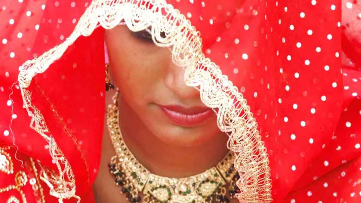 যৌতুক হিসেবে কিডনি না দেওয়ায় গৃহবধূকে মারধর