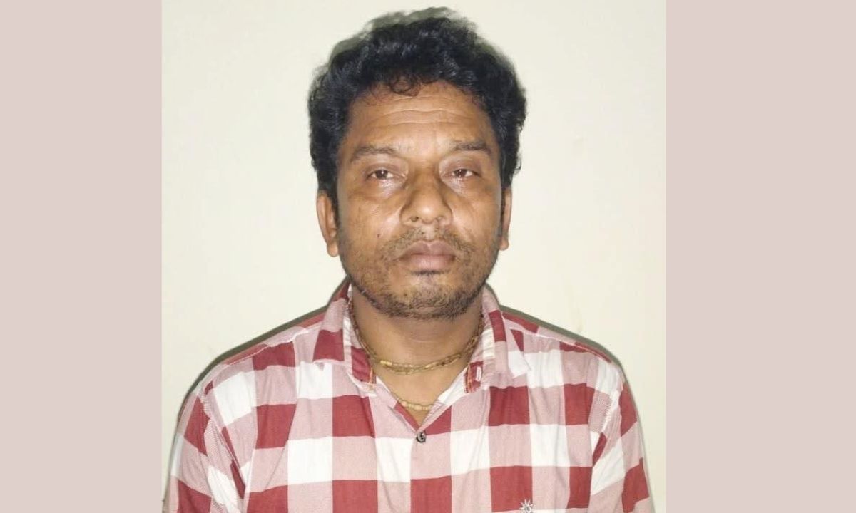 সম্ভ্রম বাঁচাতে চলন্ত অটোরিকশা থেকে ঝাঁপ দিলেন কলেজছাত্রী