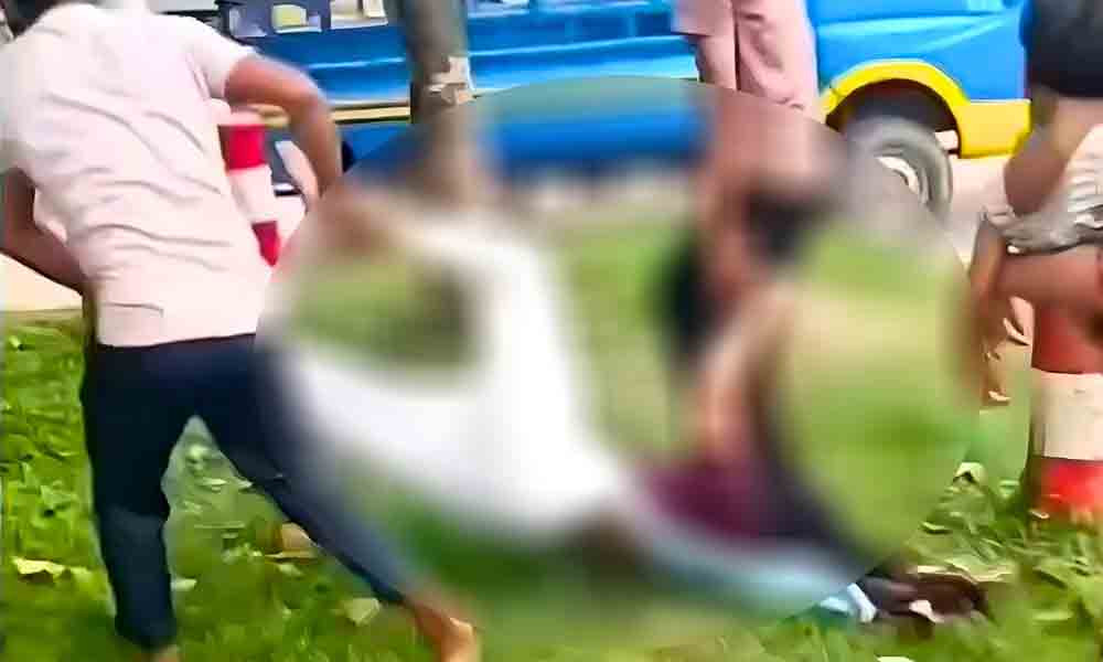 বাস থেকে নামিয়ে গৃহবধূকে নির্যাতন, ৫ নারী কারাগারে