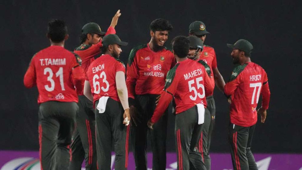 রোমাঞ্চকর জয়ে ইতিহাস গড়ল বাংলাদেশ