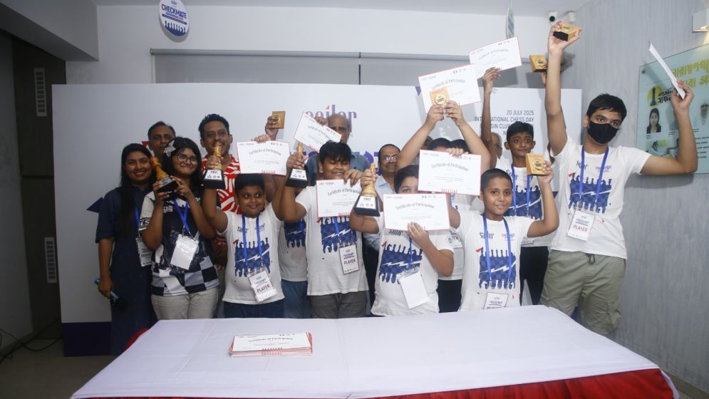 আন্তর্জাতিক দাবা দিবসে মুগ্ধ চ্যাম্পিয়ন