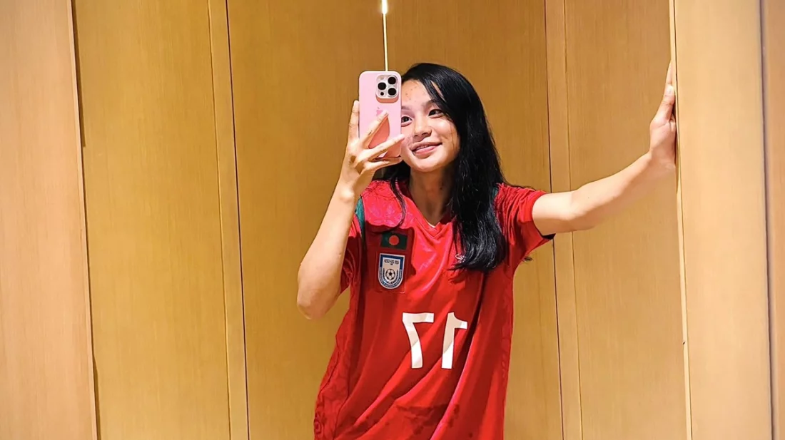 ঋতুপর্ণা এখন ‘মেয়েদের মেসি’বললেন কিরণ