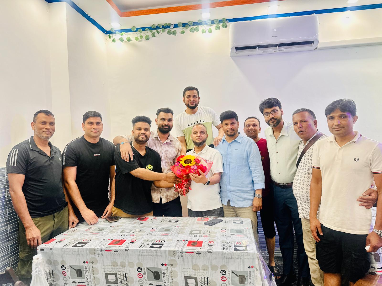 ইতালি আগমনে ডা. সৈয়দ মাসুক আহমেদ-কে সিলেট-চট্টগ্রাম ফ্রেন্ডশিপ ফাউন্ডেশন এর ফুলেল শু‌ভেচ্ছা