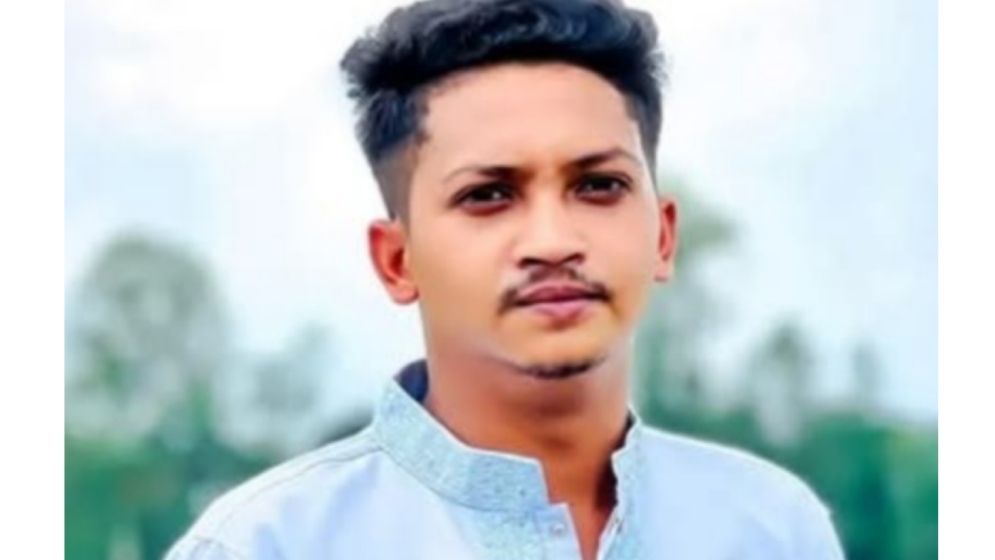 নকল দিতে গিয়ে কলেজ ছাত্রদল সভাপতি আটক