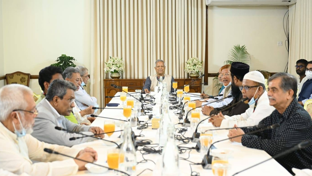 প্রধান উপদেষ্টার সঙ্গে চার রাজনৈতিক দলের বৈঠক