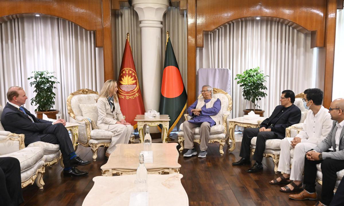 বাংলাদেশে স্টারলিংক কার্যক্রমে দক্ষতার প্রশংসা করেছেন লরেন ড্রেয়ার