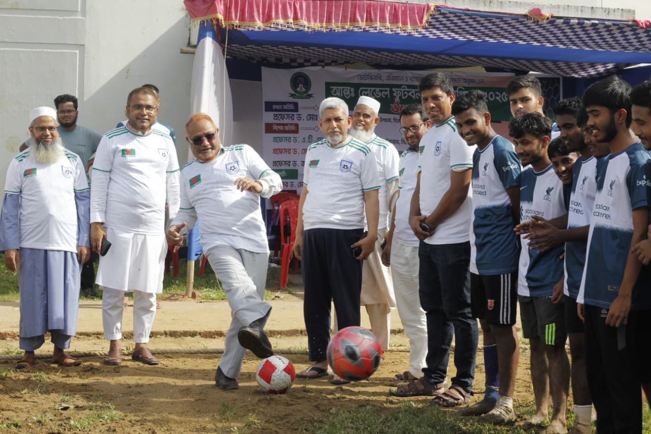 সিকৃবিতে ভেটেরিনারি অনুষদের ফুটবল প্রতিযোগিতা শুরু