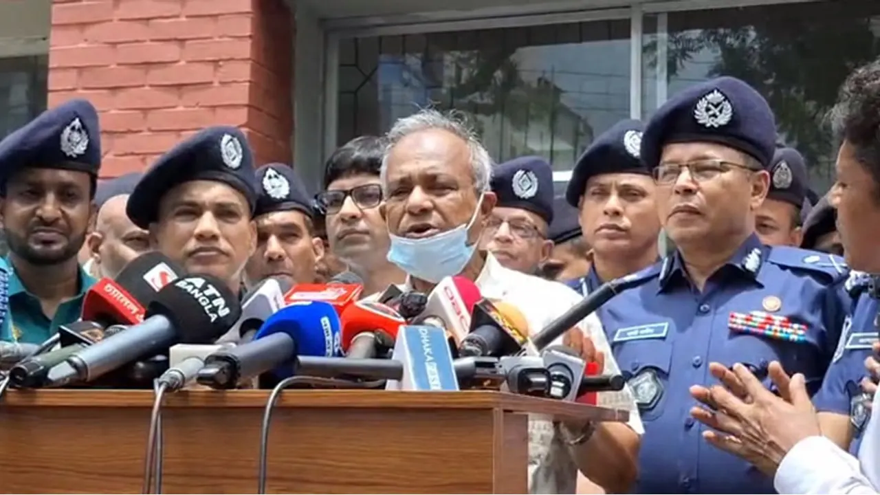 নির্বাচনের পরিবেশ তৈরি শুধু আইনশৃঙ্খলা বাহিনীর কাজ নয় : স্বরাষ্ট্র উপদেষ্টা