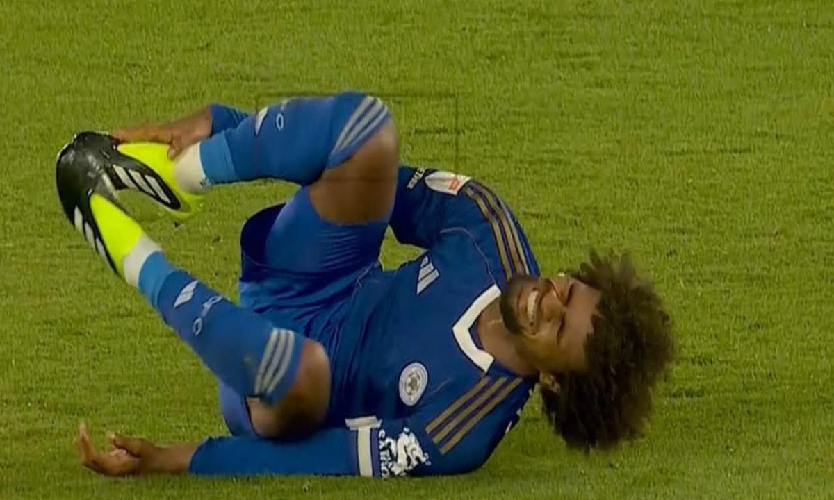 পায়ের চোটে মাঠ ছাড়লেন হামজা, দুশ্চিন্তায় বাংলাদেশ