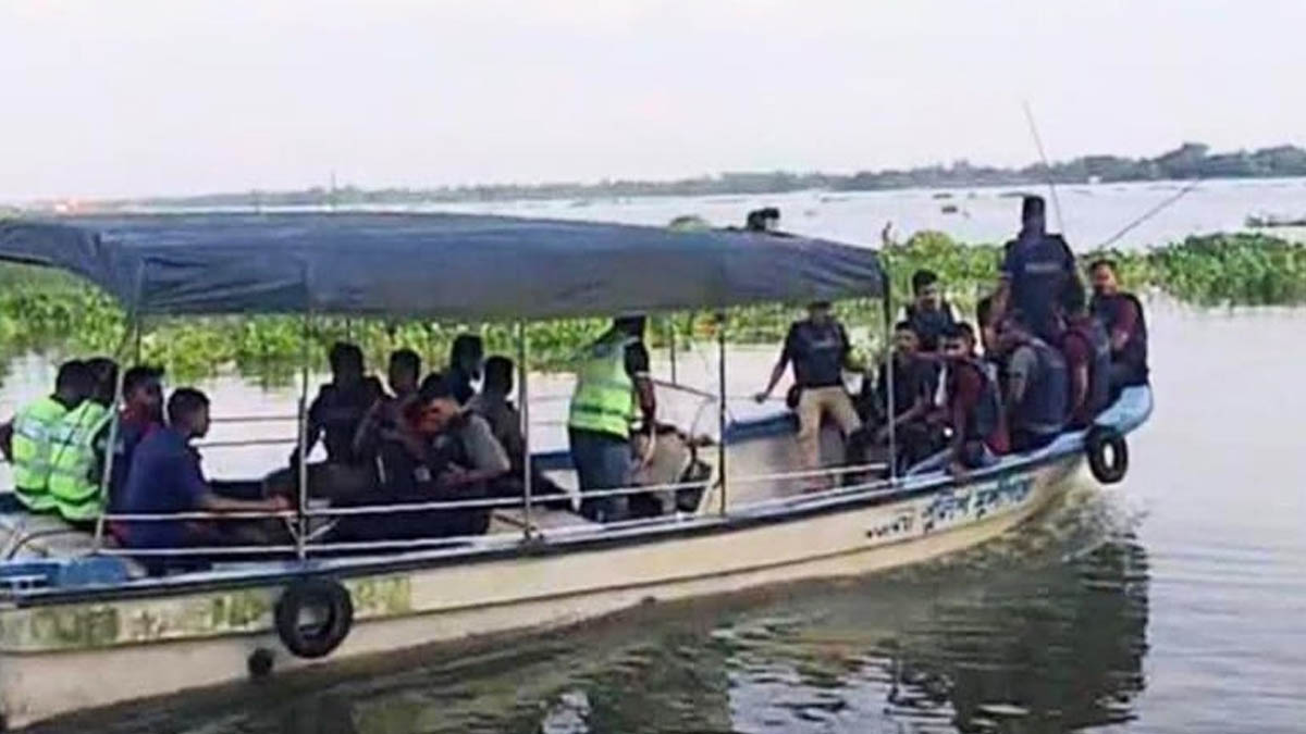 মুন্সীগঞ্জে পুলিশ ক্যাম্পে সন্ত্রাসী হামলা, ব্যাপক গোলাগুলিমুন্সীগঞ্জে পুলিশ ক্যাম্পে সন্ত্রাসী হামলা, ব্যাপক গোলাগুলি