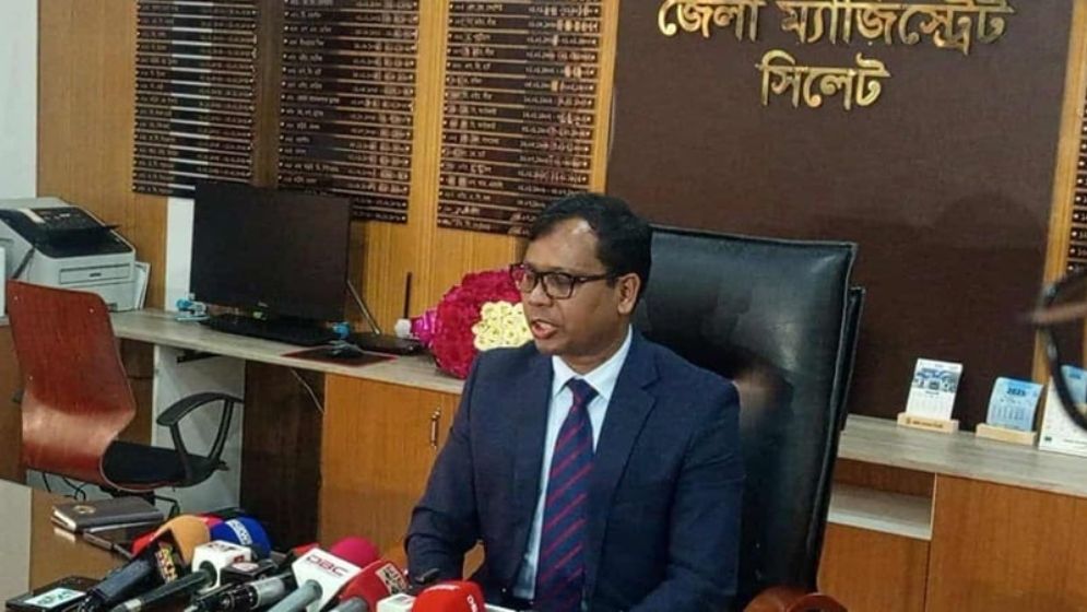 সাদাপাথর ফেরত দিতে ডিসি সারওয়ারের আলটিমেটাম